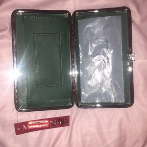 Target Accessories - 🌵 NWT forest green wallet 🌵 Target Accessories - 🌵 NWT forest green wallet 🌵